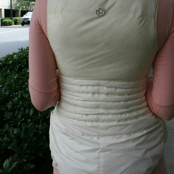 Lululemon  FLUFFIN AWESOME VEST - Picture 2 of 4